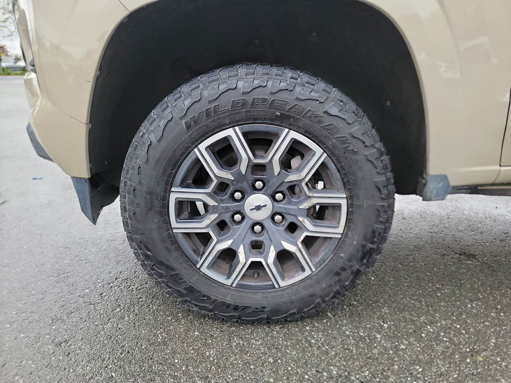 Thumbnail: 2023 Chevrolet Colorado - 8