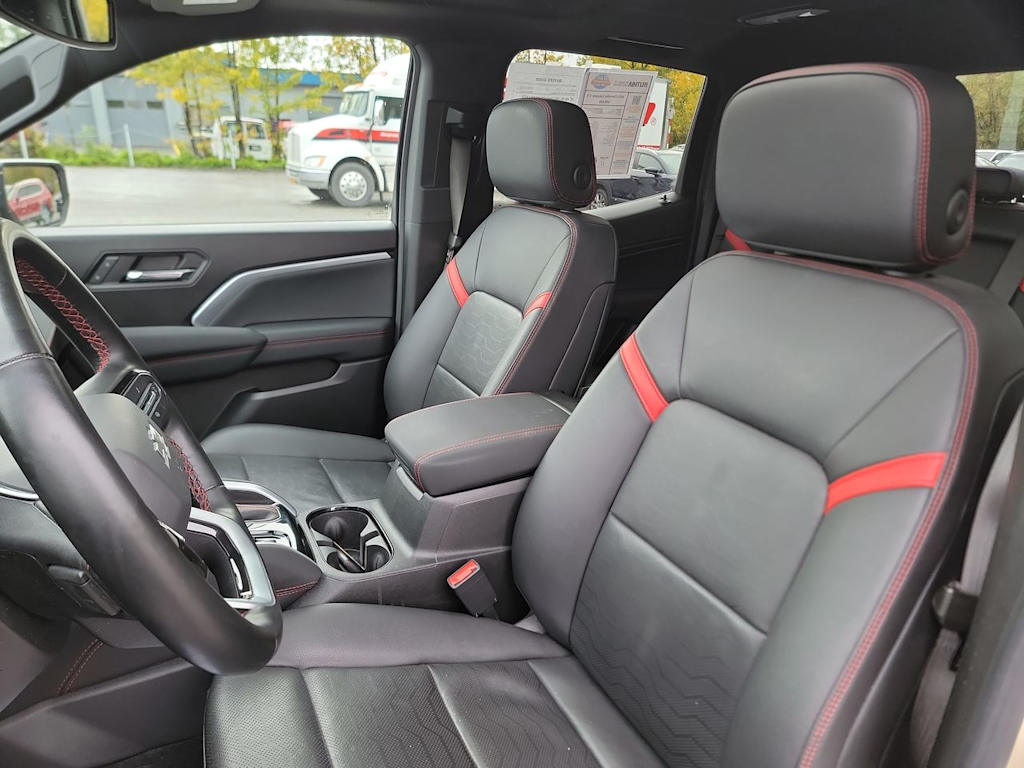 Thumbnail: 2023 Chevrolet Colorado - 10