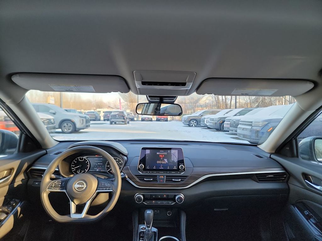 Thumbnail: 2023 Nissan Altima - 8