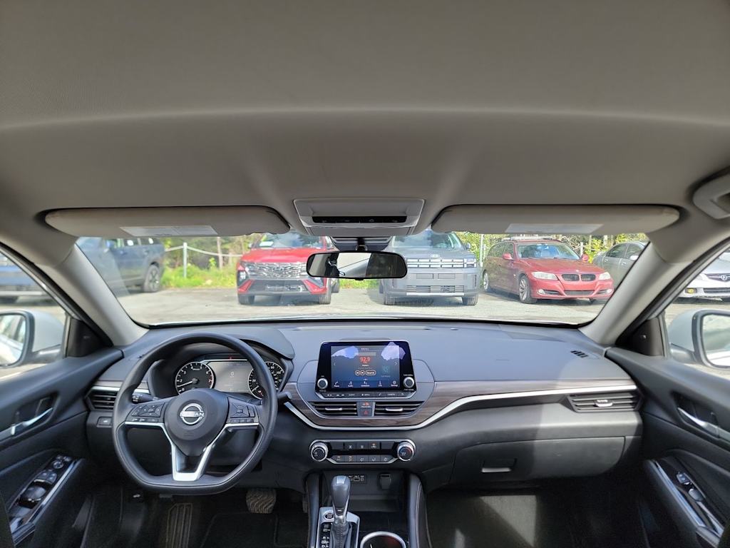 Thumbnail: 2023 Nissan Altima - 9