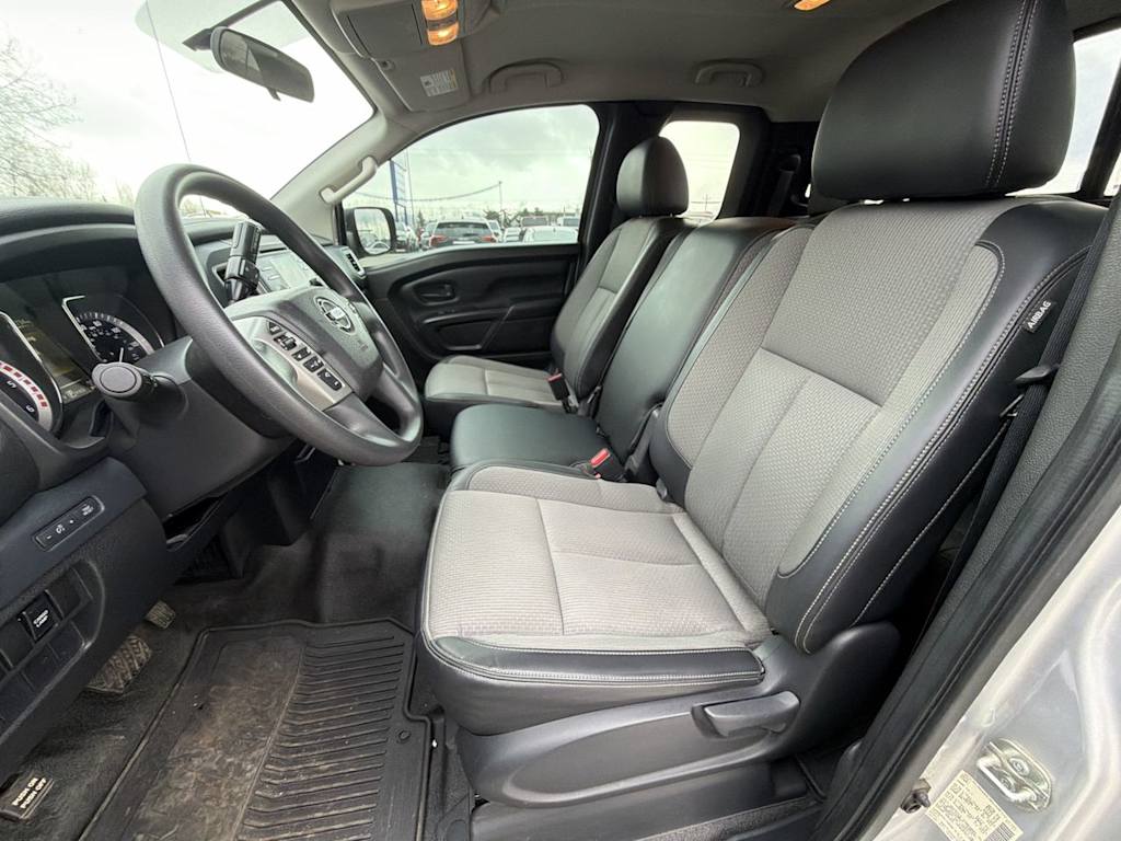 Thumbnail: 2017 Nissan Titan - 9
