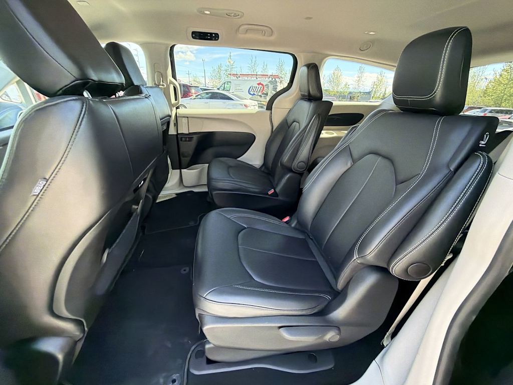 Thumbnail: 2024 Chrysler Pacifica - 11