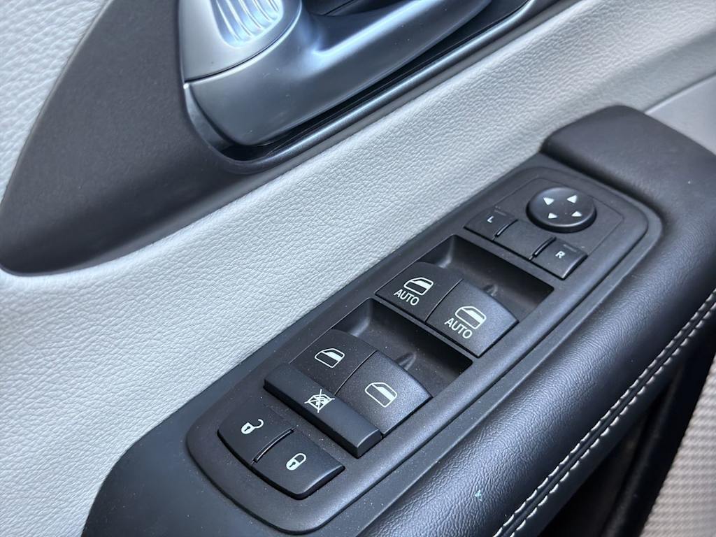 Thumbnail: 2024 Chrysler Pacifica - 19