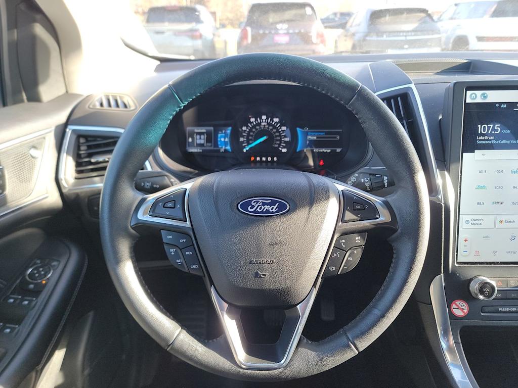 2023 Ford Edge Titanium 2