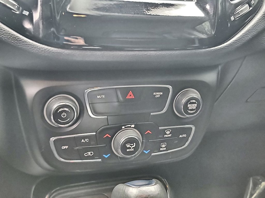 Thumbnail: 2021 Jeep Compass - 25