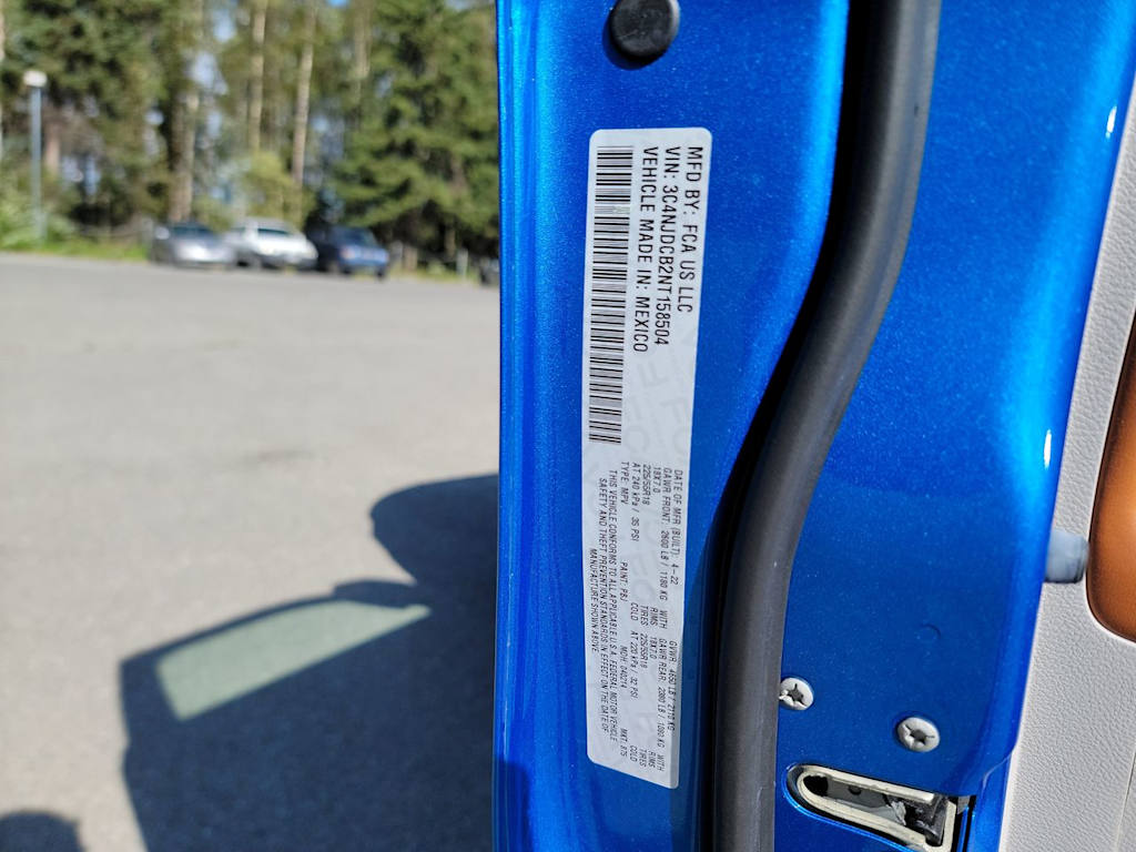 Thumbnail: 2022 Jeep Compass - 25