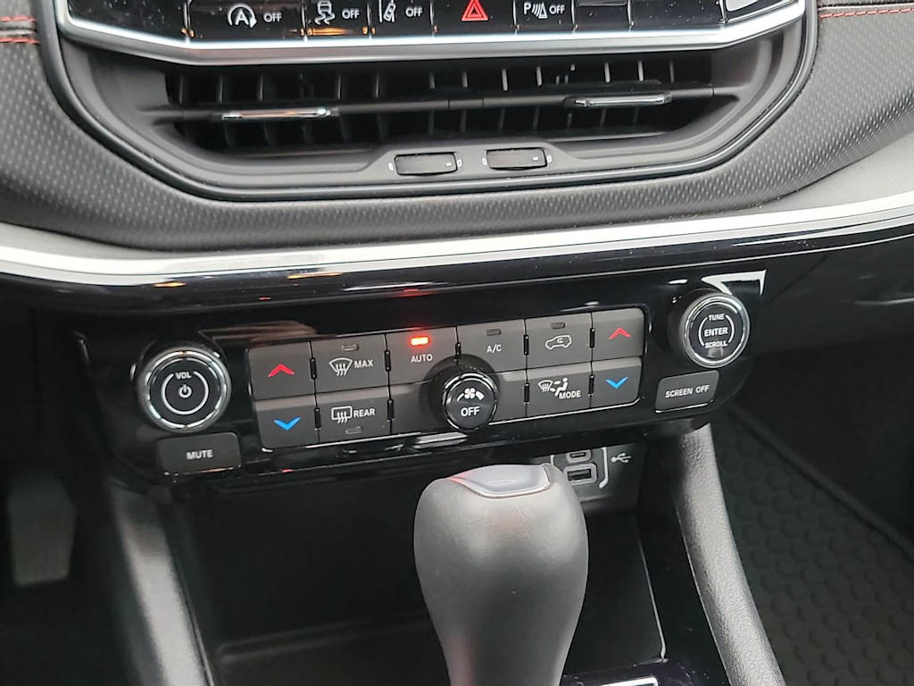 Thumbnail: 2024 Jeep Compass - 25