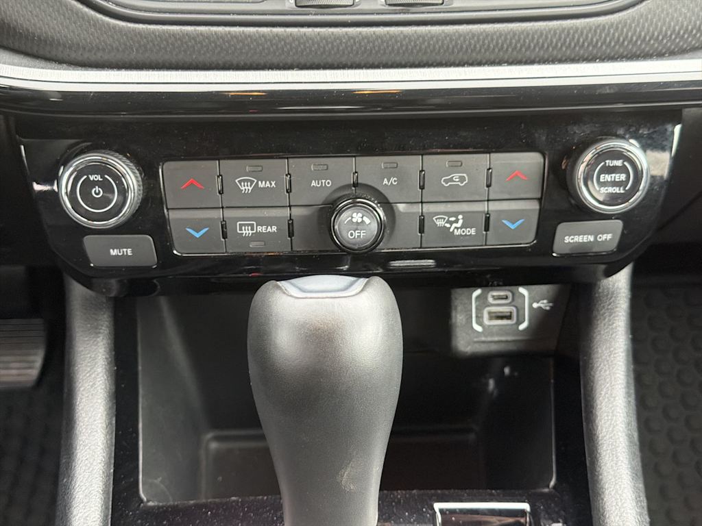 Thumbnail: 2024 Jeep Compass - 22