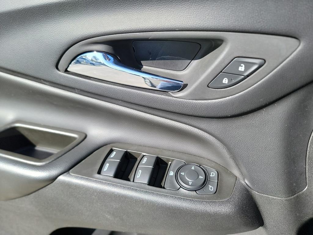 Thumbnail: 2023 Chevrolet Equinox - 23