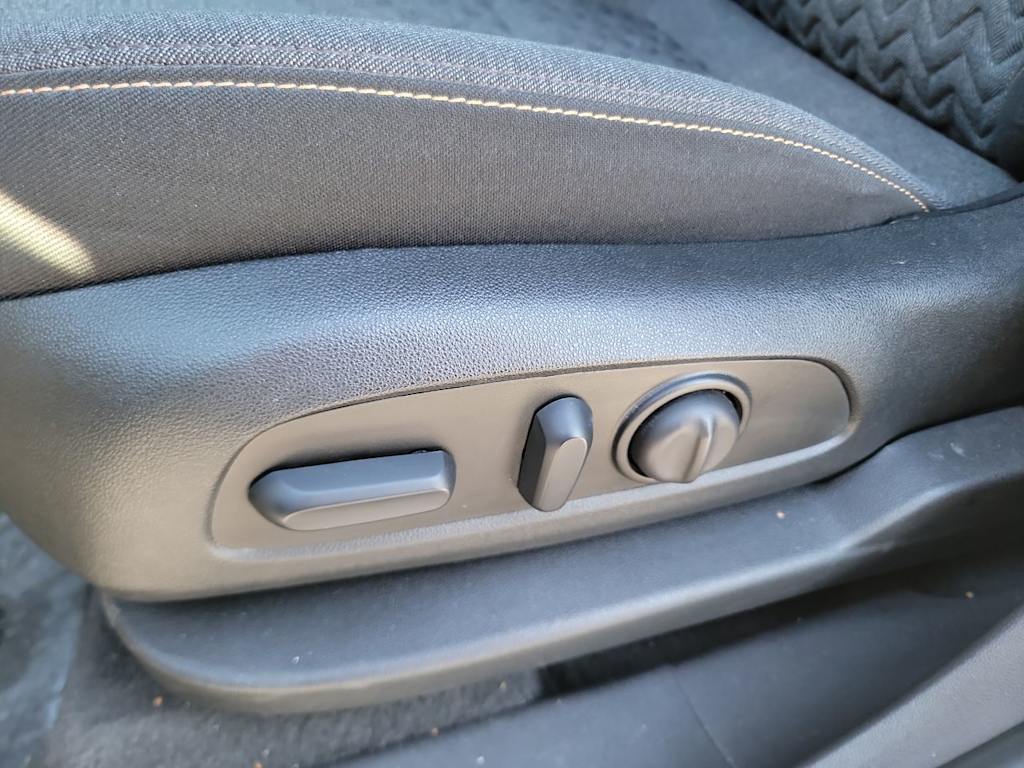 Thumbnail: 2023 Chevrolet Equinox - 24