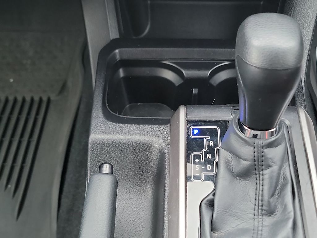 2022 Toyota Tacoma SR5 12