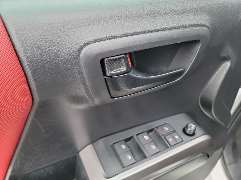 2022 Toyota Tacoma SR5 21