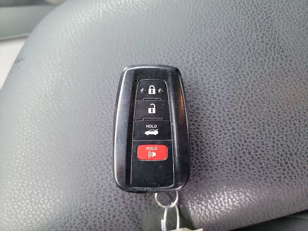 Thumbnail: 2022 Toyota Camry - 17