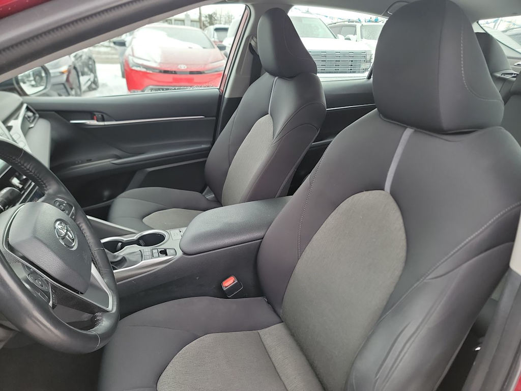 Thumbnail: 2022 Toyota Camry - 10