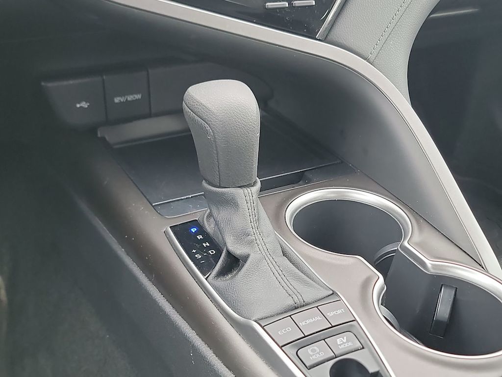 Thumbnail: 2022 Toyota Camry - 14