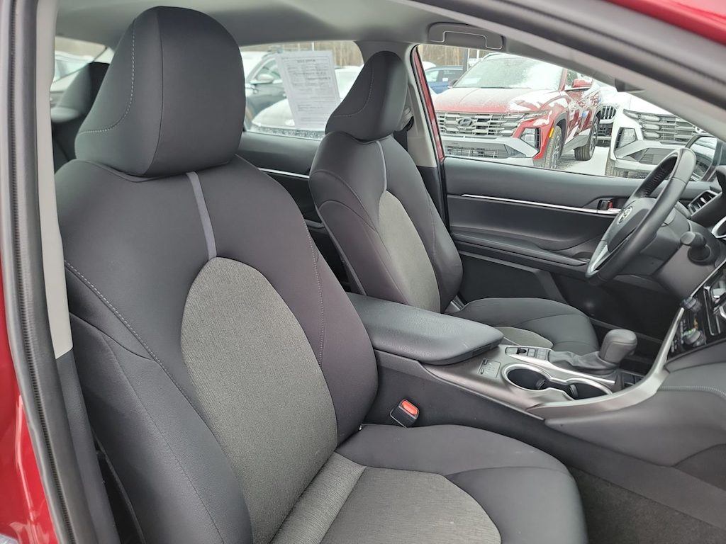 Thumbnail: 2022 Toyota Camry - 11