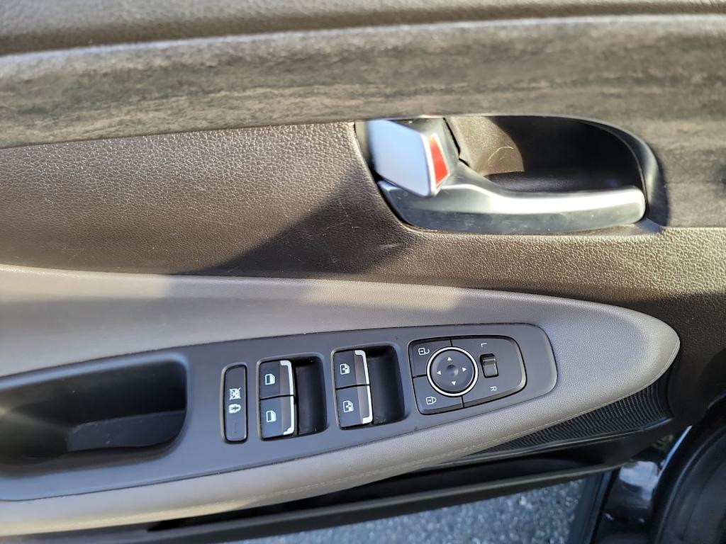 Thumbnail: 2019 Hyundai Santa Fe - 23