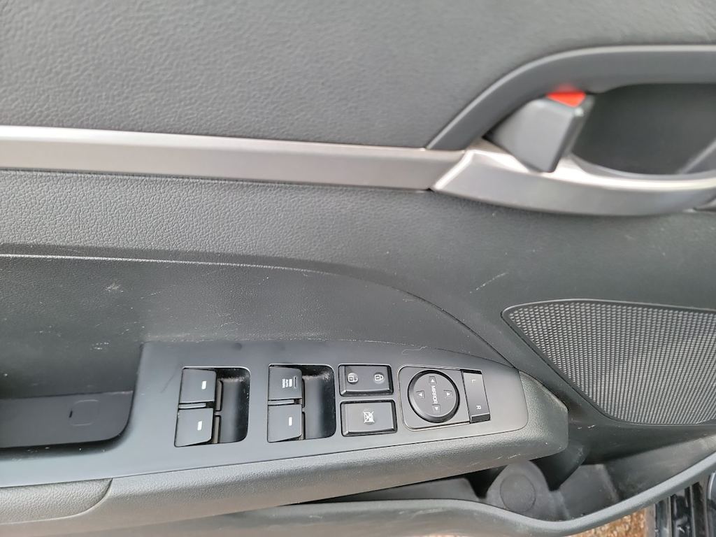 Thumbnail: 2020 Hyundai Elantra - 22