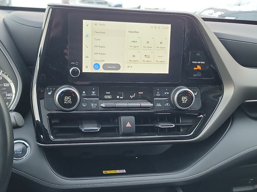 Thumbnail: 2023 Toyota Highlander - 25