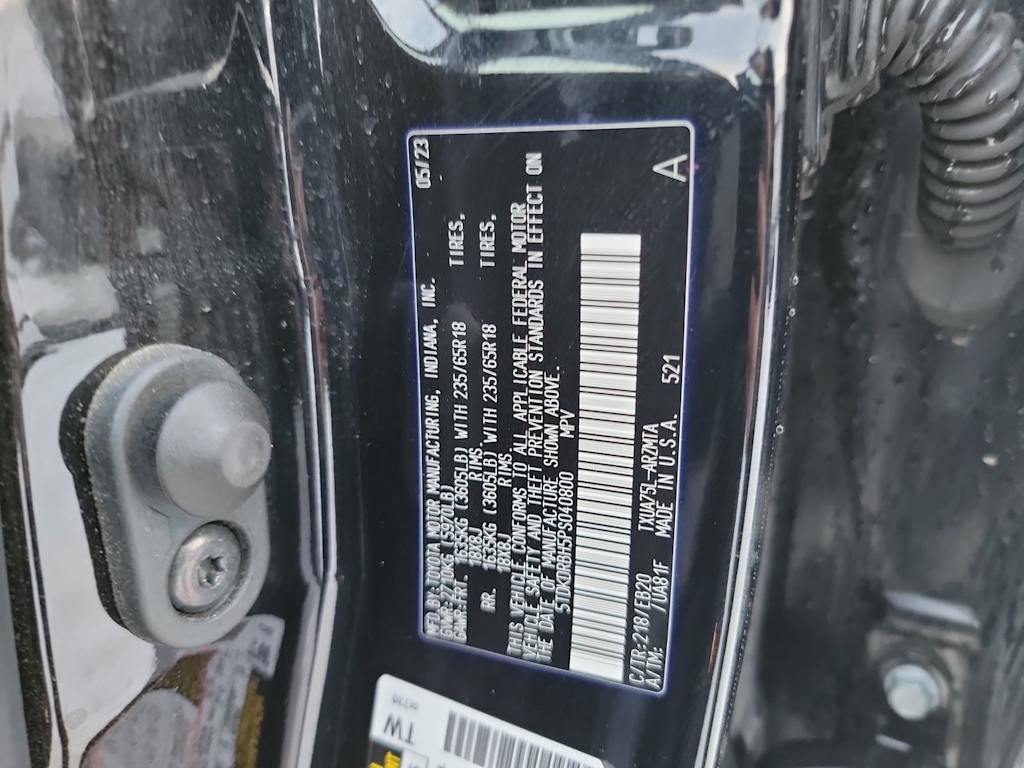 Thumbnail: 2023 Toyota Highlander - 18