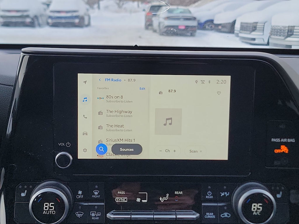 Thumbnail: 2023 Toyota Highlander - 13