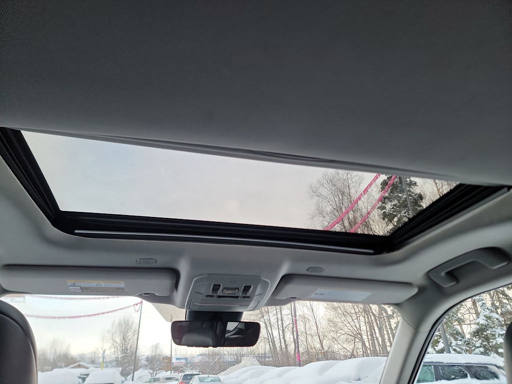 Thumbnail: 2023 Toyota Highlander - 26