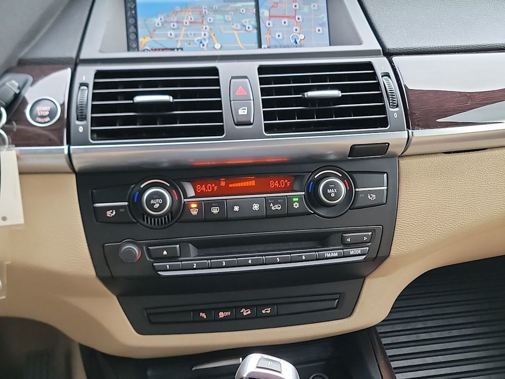 Thumbnail: 2011 BMW X5 - 25