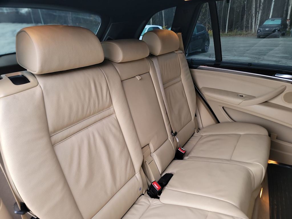 Thumbnail: 2011 BMW X5 - 12