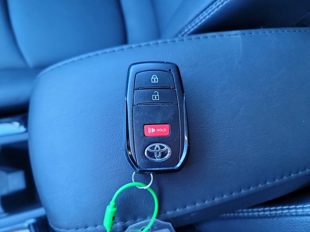 Thumbnail: 2023 Toyota Corolla Cross - 17