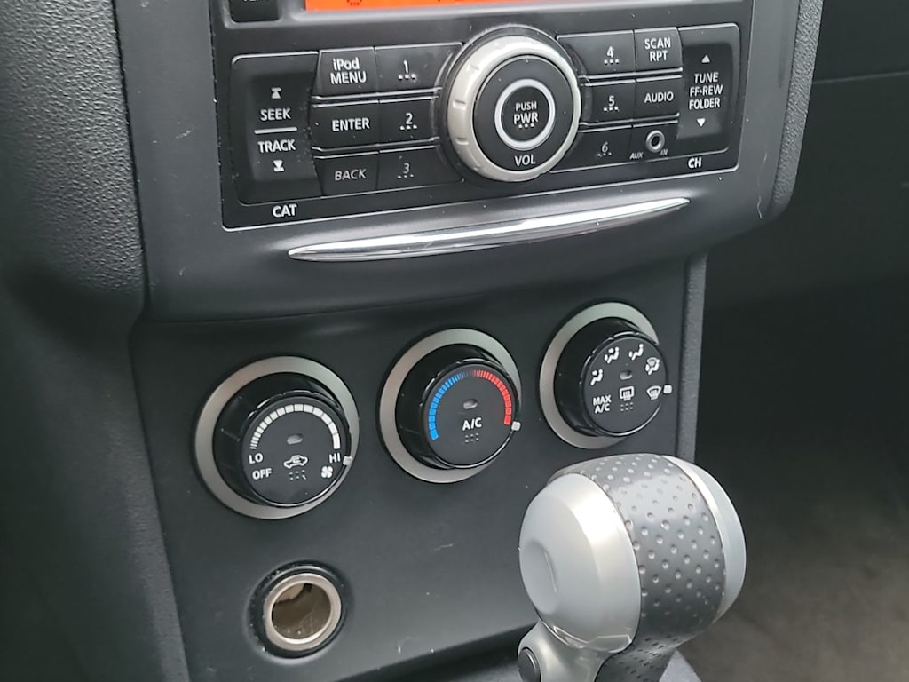 Thumbnail: 2015 Nissan Rogue - 25