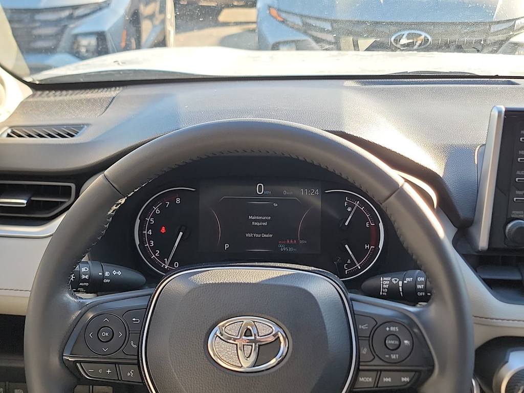 Thumbnail: 2021 Toyota RAV4 - 8