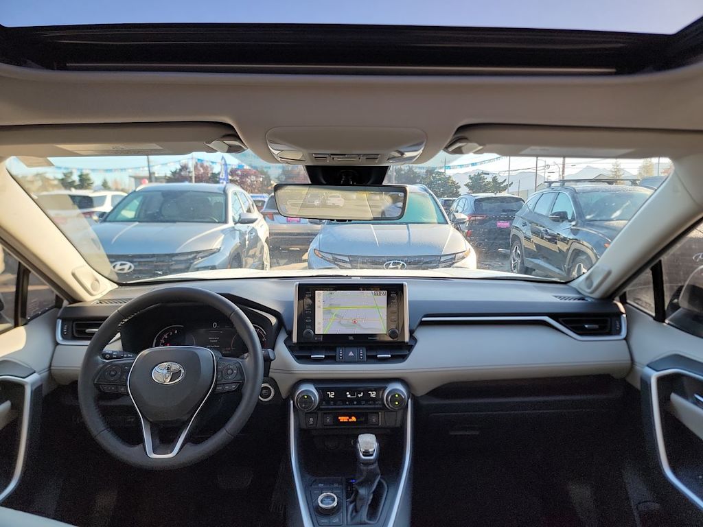 Thumbnail: 2021 Toyota RAV4 - 12