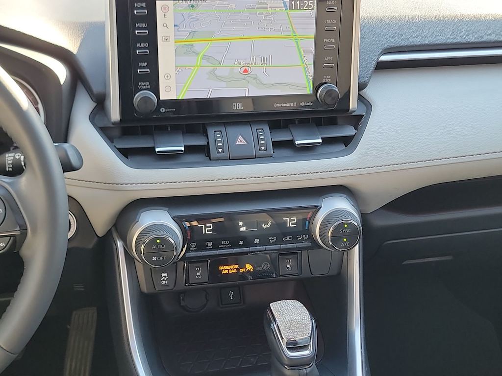 Thumbnail: 2021 Toyota RAV4 - 25