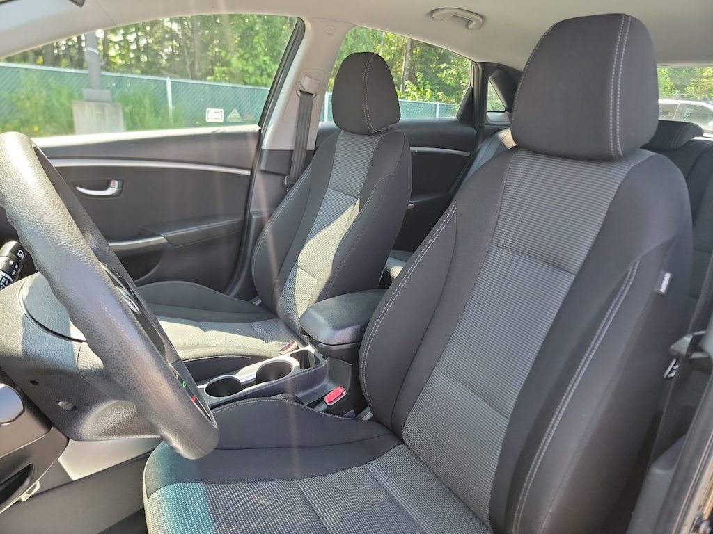 Thumbnail: 2016 Hyundai Elantra - 8