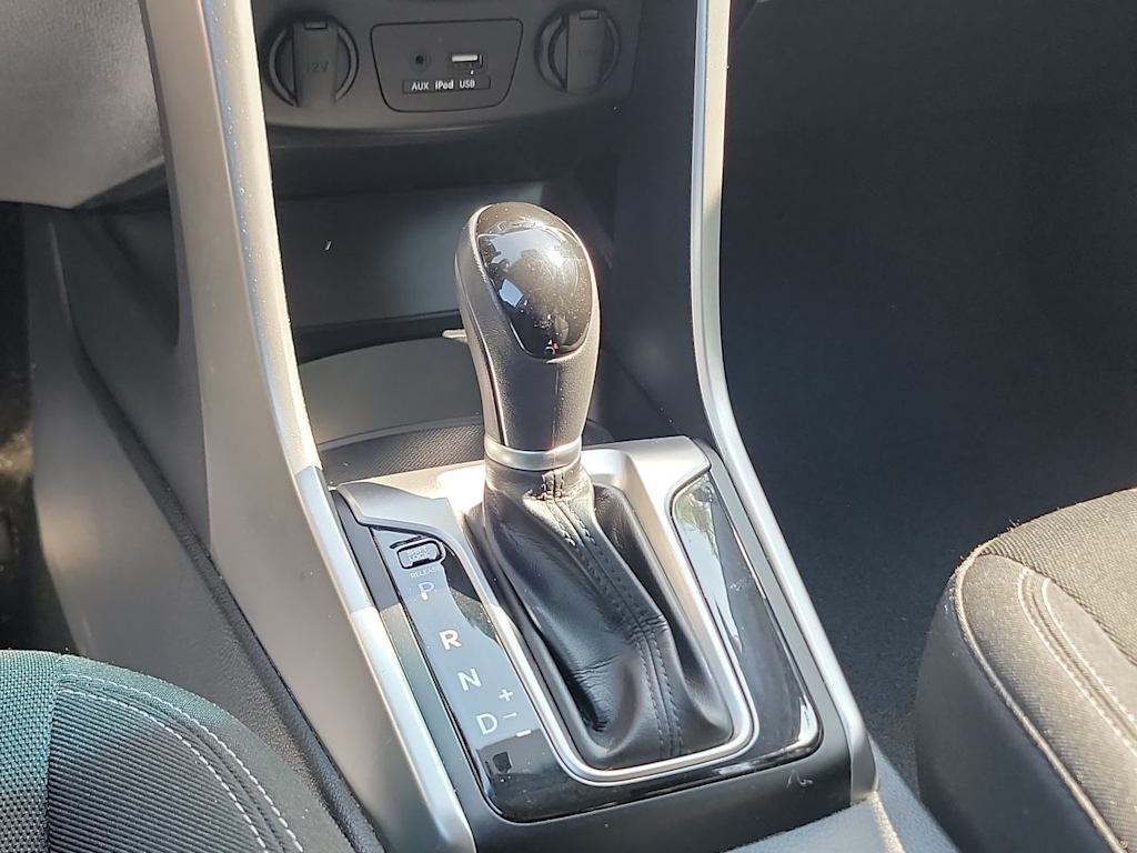 Thumbnail: 2016 Hyundai Elantra - 12