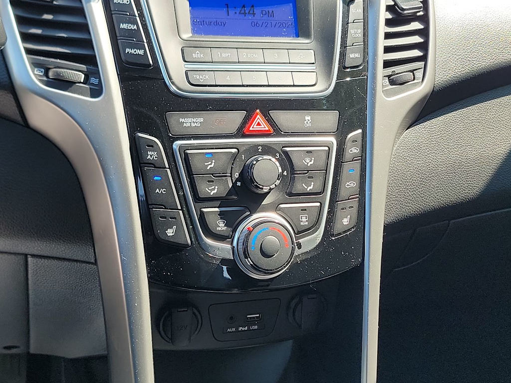 Thumbnail: 2016 Hyundai Elantra - 23