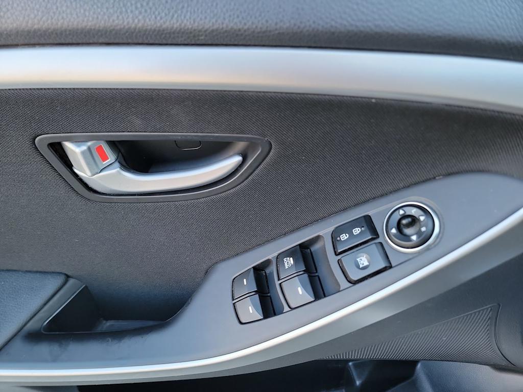 Thumbnail: 2014 Hyundai Elantra - 20