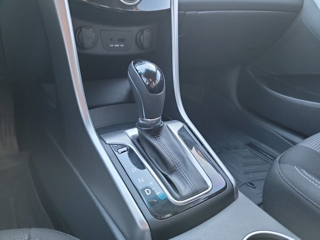 Thumbnail: 2014 Hyundai Elantra - 12