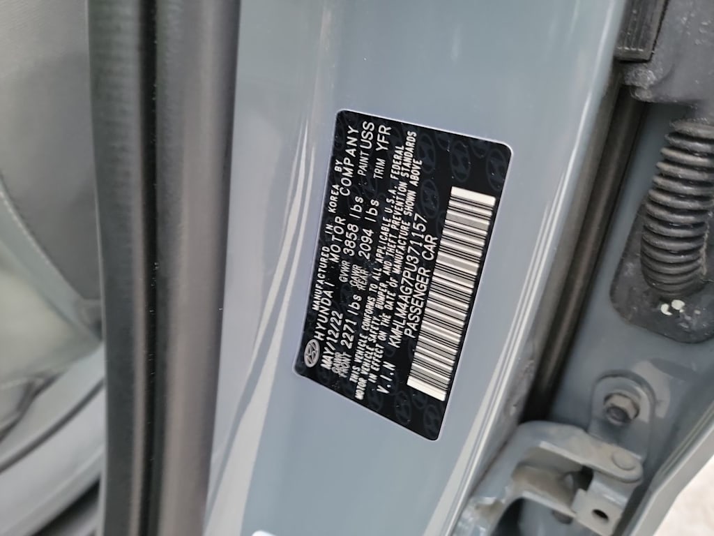 Thumbnail: 2023 Hyundai Elantra - 17