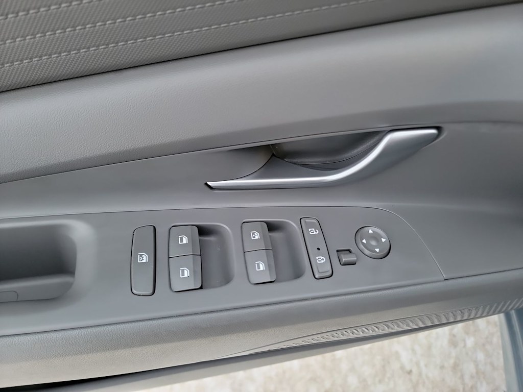 Thumbnail: 2023 Hyundai Elantra - 23