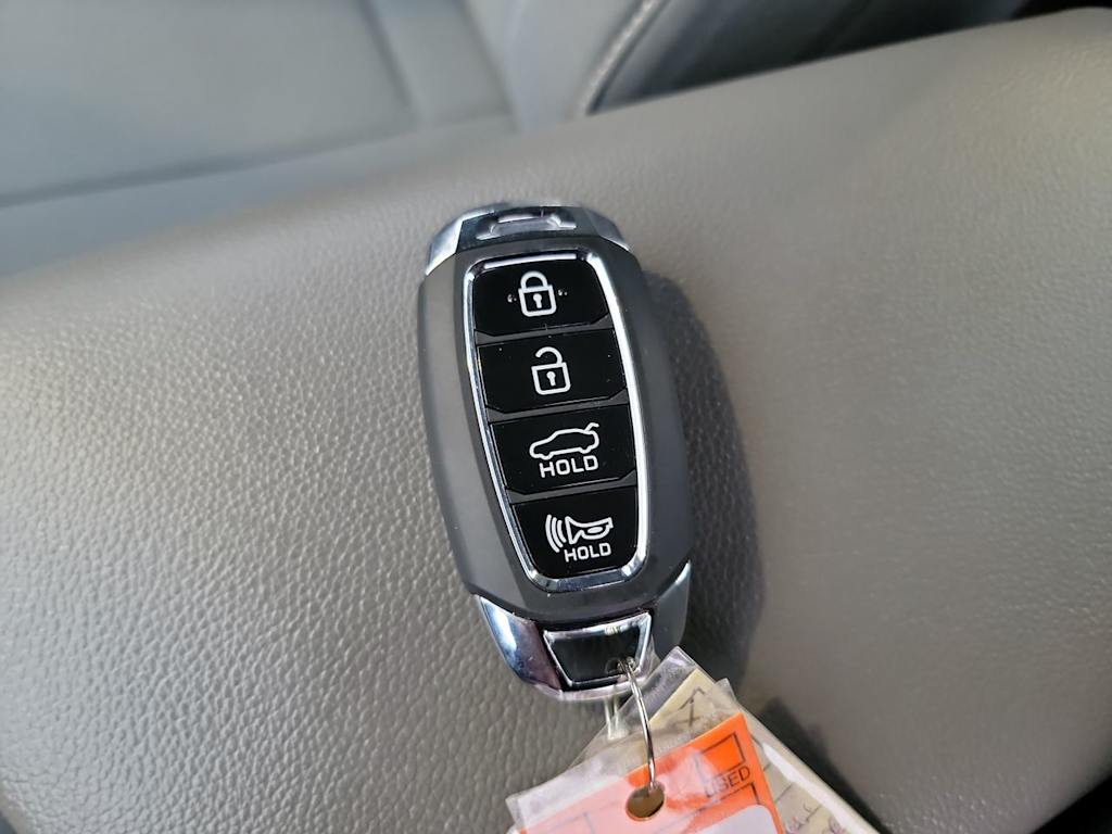 Thumbnail: 2023 Hyundai Elantra - 16