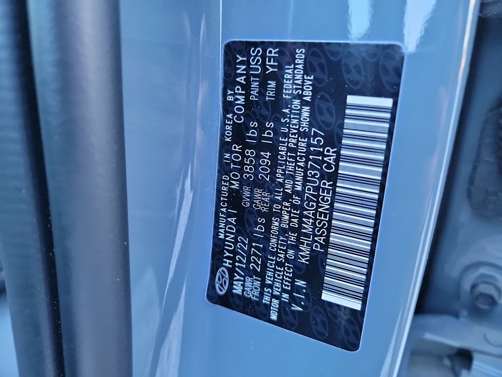 Thumbnail: 2023 Hyundai Elantra - 17