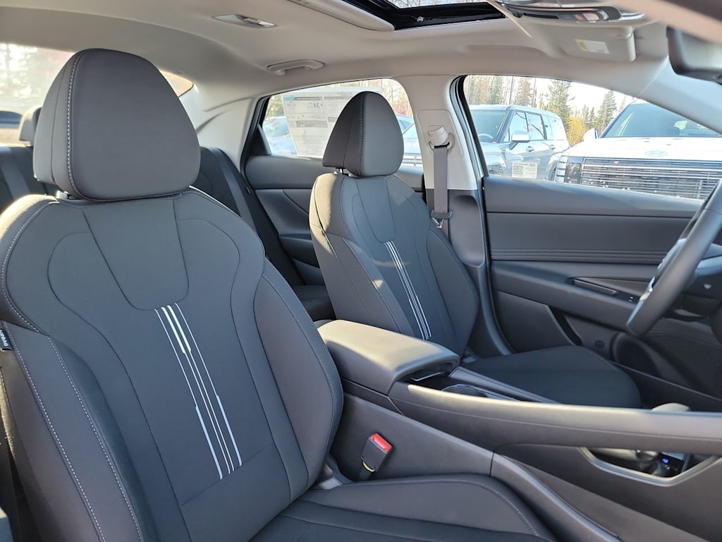 Thumbnail: 2025 Hyundai Elantra - 9