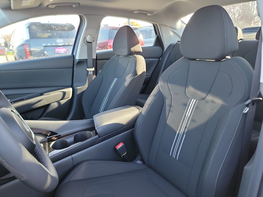 Thumbnail: 2025 Hyundai Elantra - 8