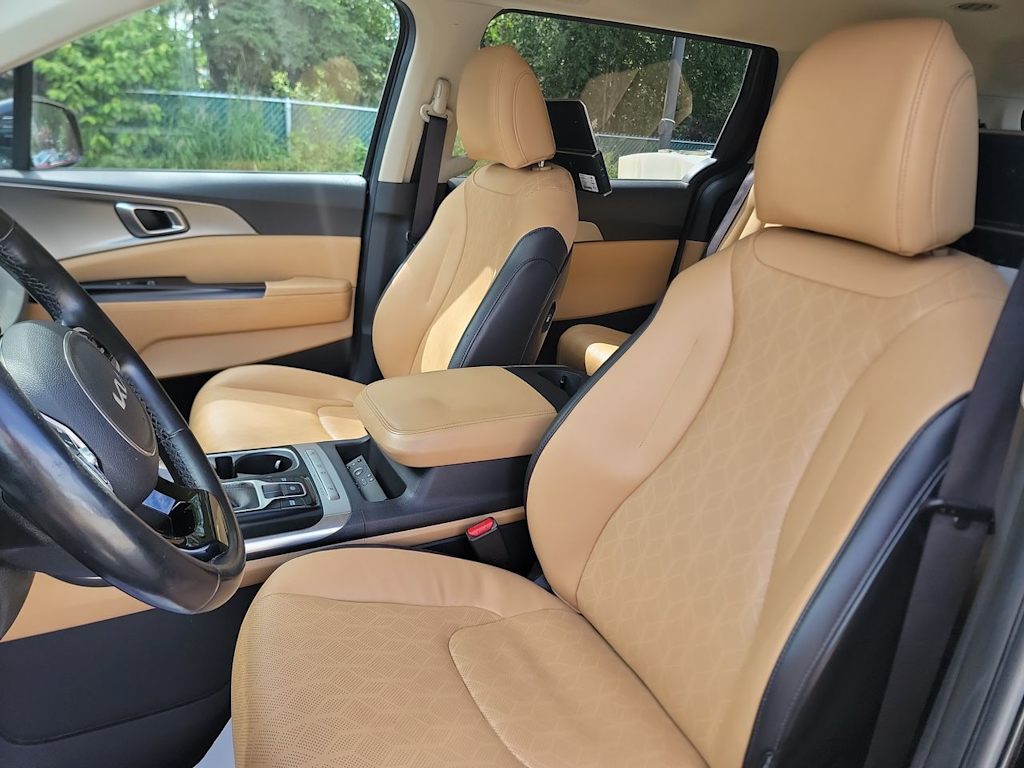 Thumbnail: 2022 Kia Carnival - 10