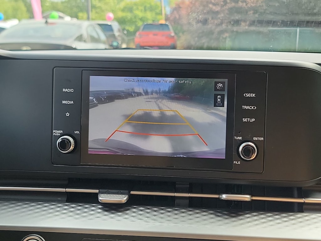 Thumbnail: 2022 Kia Carnival - 25