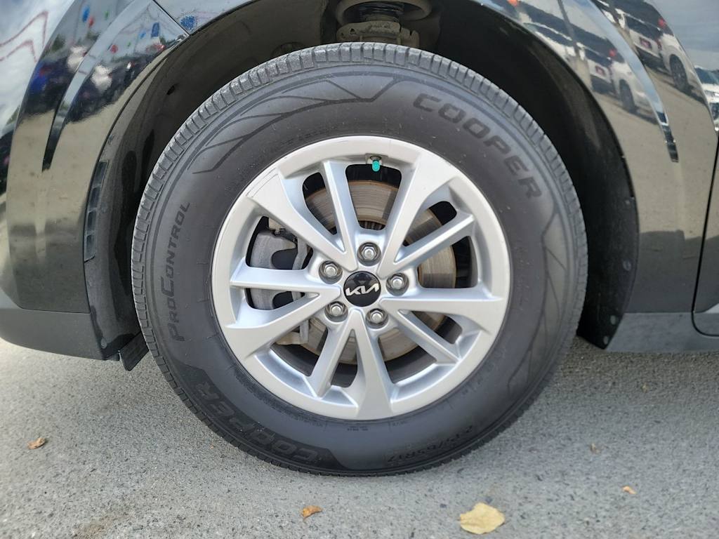 Thumbnail: 2022 Kia Carnival - 8