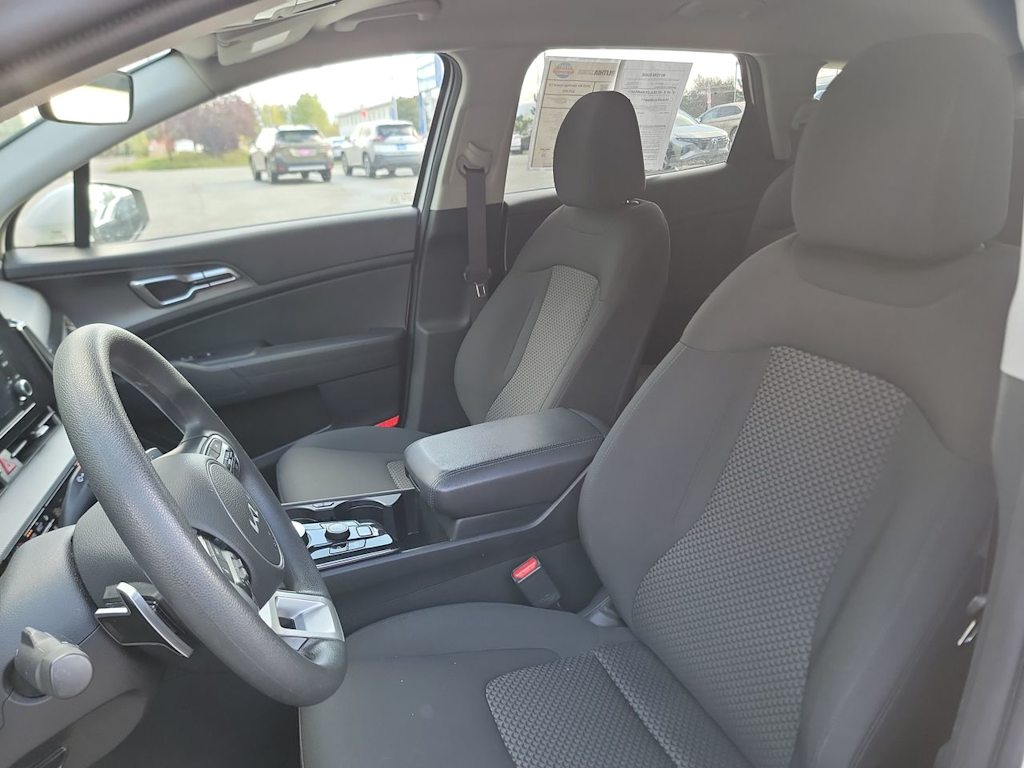 Thumbnail: 2023 Kia Sportage - 10