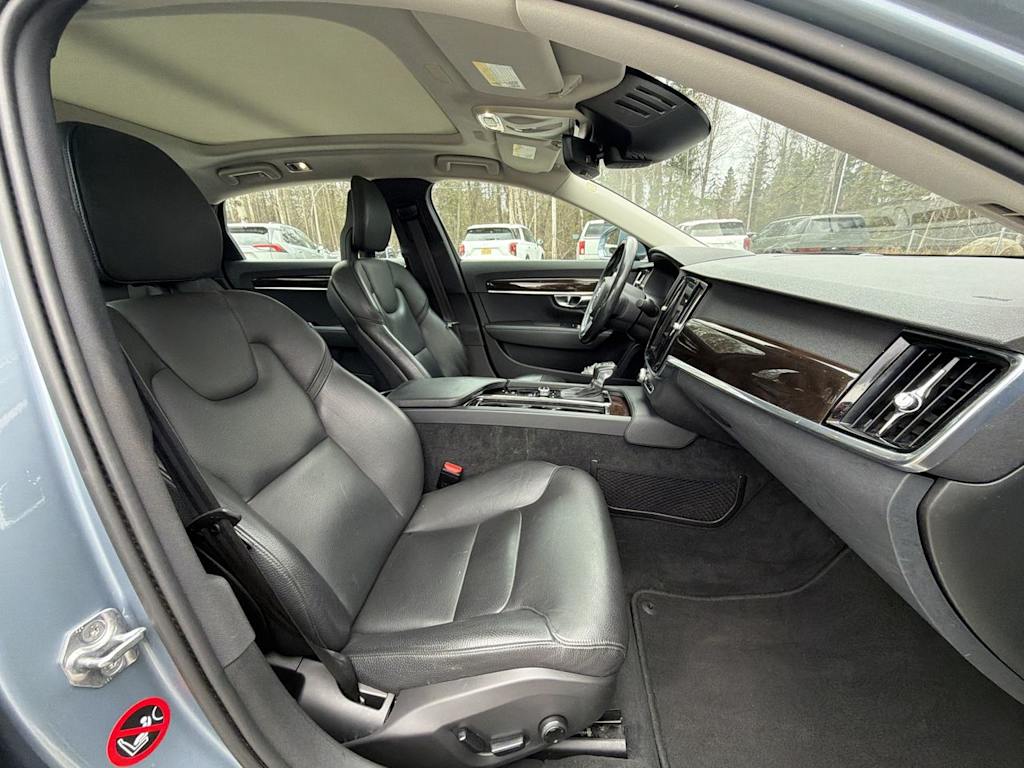 Thumbnail: 2018 Volvo S90 - 10