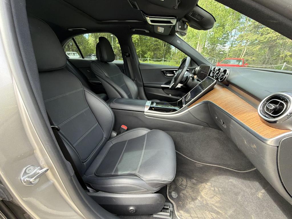 Thumbnail: 2022 Mercedes-Benz C-Class - 10